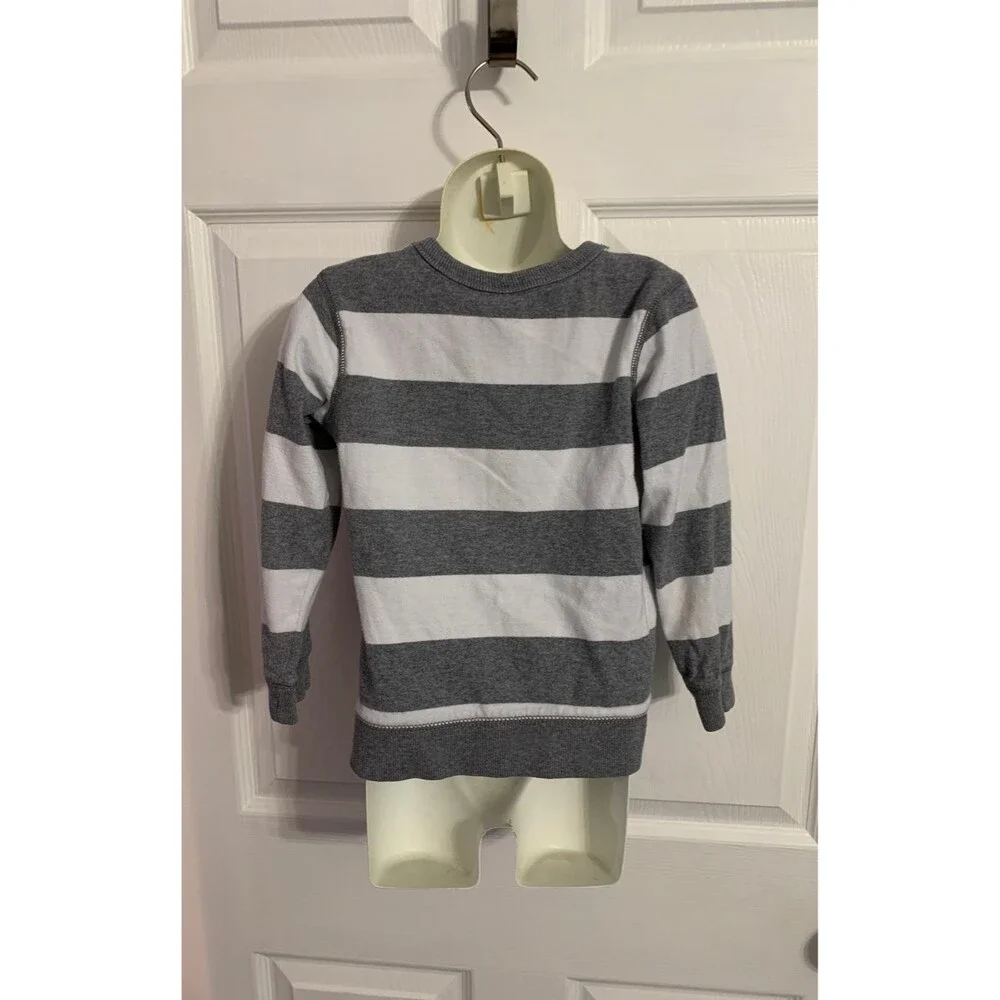 Carter's shirt. Size 5.